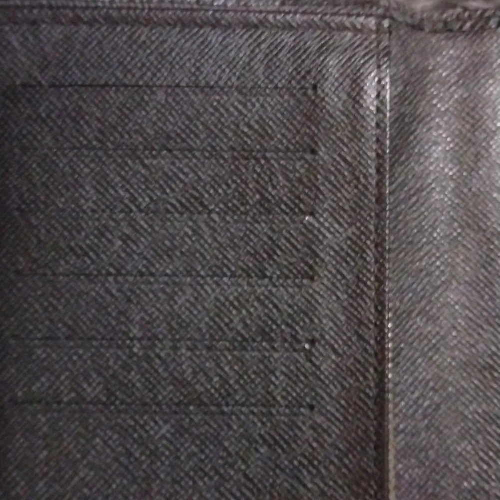 Louis Vuitton Taiga Leather Brazza Long Wallet Pre Loved, 2009 Black, Un…